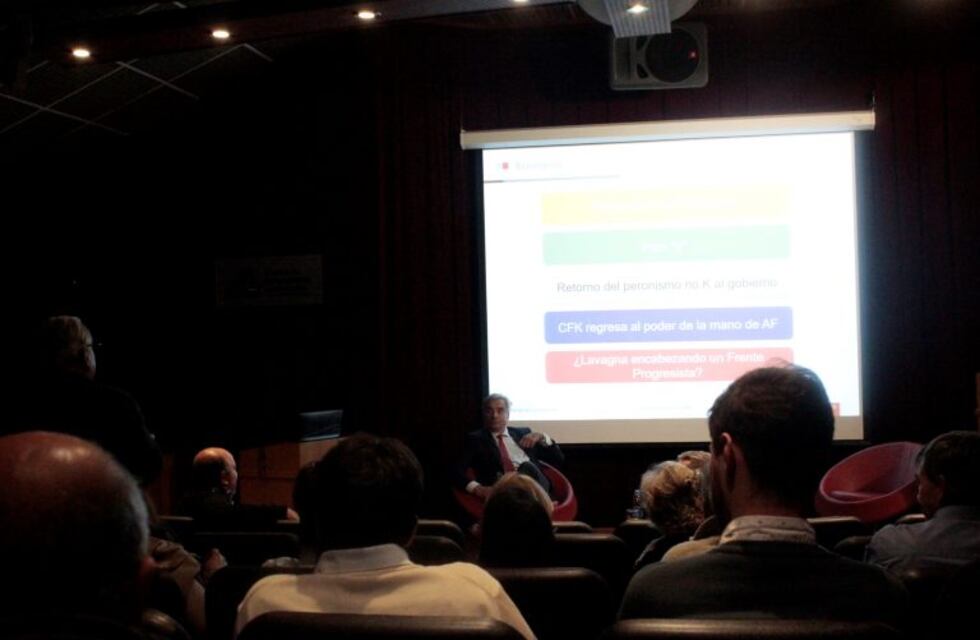 Carlos Weihmuller y Eduardo Fidanza brindaron charlas en Necochea