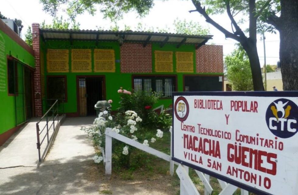 La biblioteca Macacha Güemes junta llaves para hacer un busto