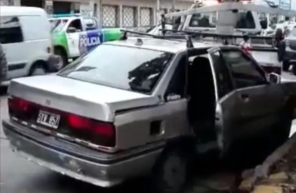 Dejaron encerrado a su hijo en el auto y la policía lo rescató inconsciente