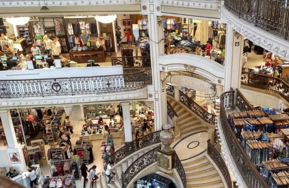 Detuvieron a una clienta de Falabella por el robo de 26 remeras