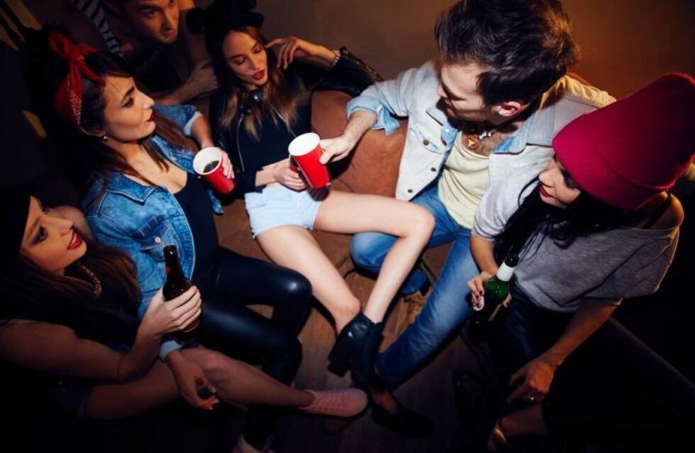 Clausuraron una fiesta con 100 menores: celebraban "El último primer día"