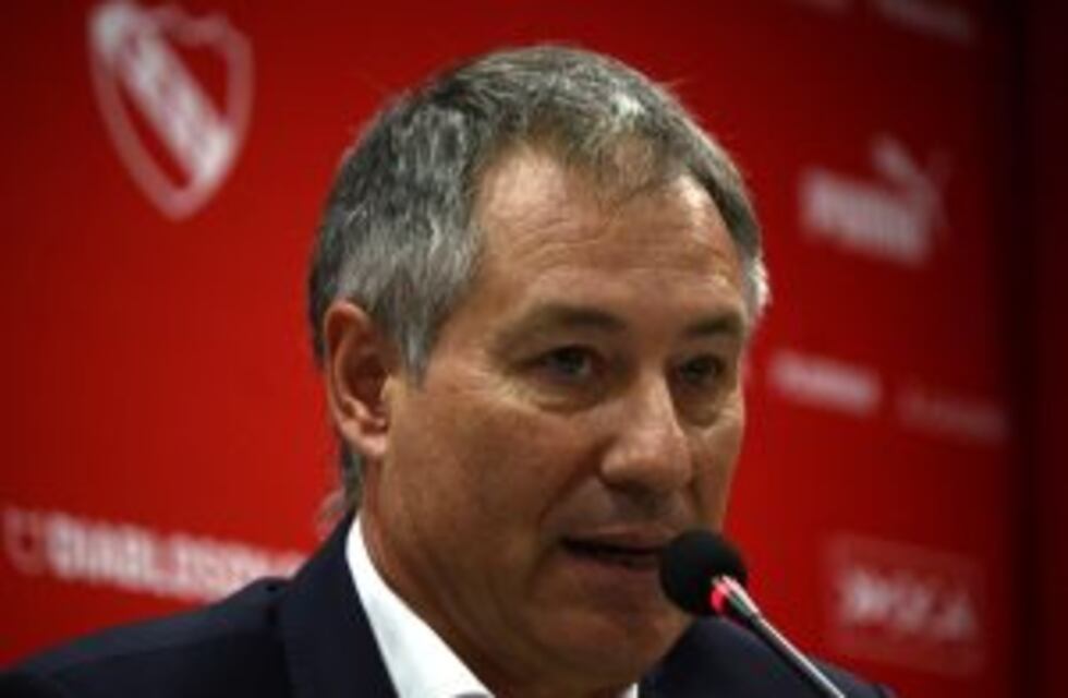 Erviti, Mancuello y Nicolás Domingo son los jugadores que Holan pidió para Independiente