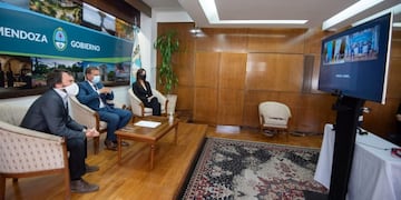 Rodolfo Suárez encuentro virtual con Emir Félix