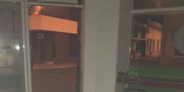 Los asaltantes se alzaron con gaseosas y cervezas y luego se dieron a la fuga\u002E (Flash 24)