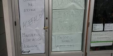 Ministerio de Educación de Chubut tomado (Foto: Diario Jornada)\u002E