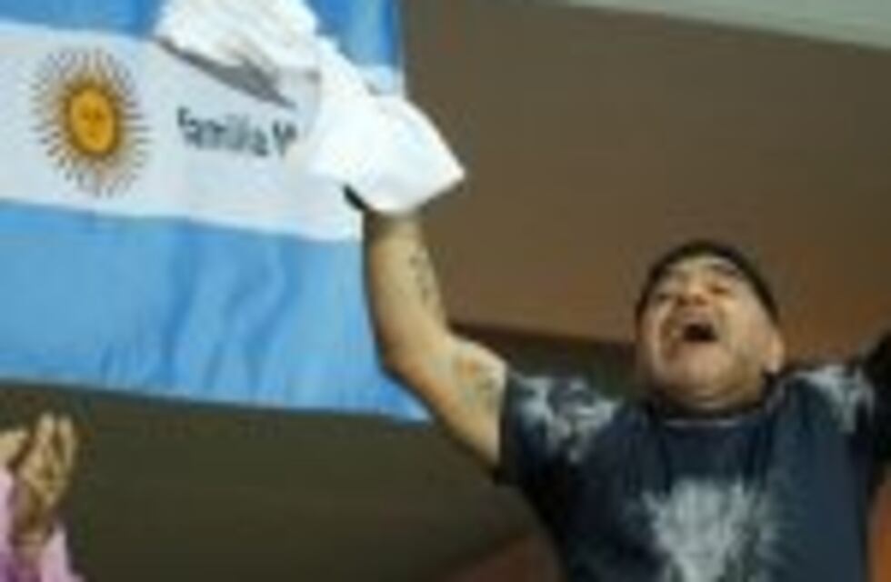 Del Potro le regaló su raqueta a Maradona