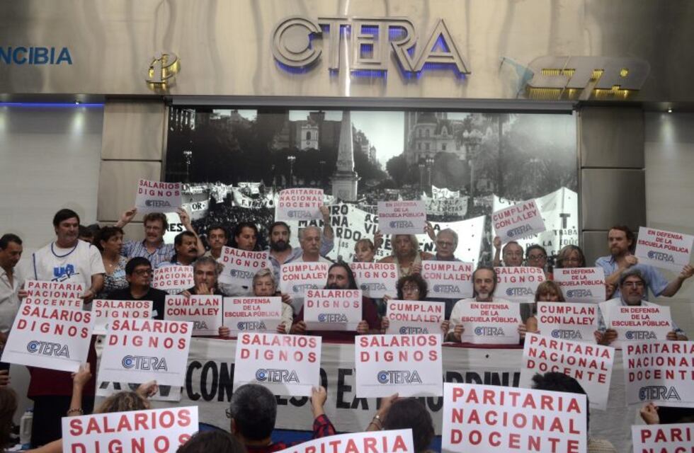 La UDA y la CTERA levantarán el paro desde este jueves hasta el 6 de abril