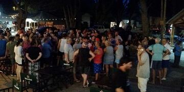 Molivilización de vecinos y comeciantes en Pehuen Co