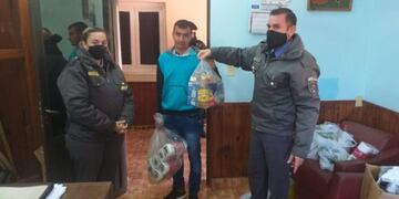 Las autoridades penitenciarias entregaron los bolsos enviados por el consulado\u002E