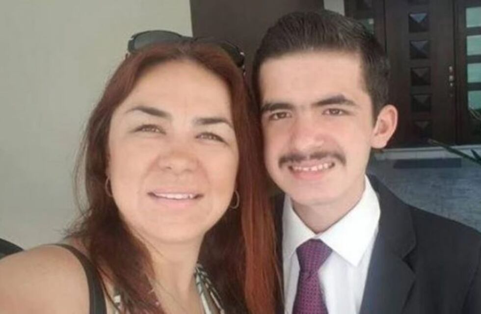 "Fue uno de los días más emocionantes", dijo la mamá del joven con discapacidad que lloró al conseguir empleo