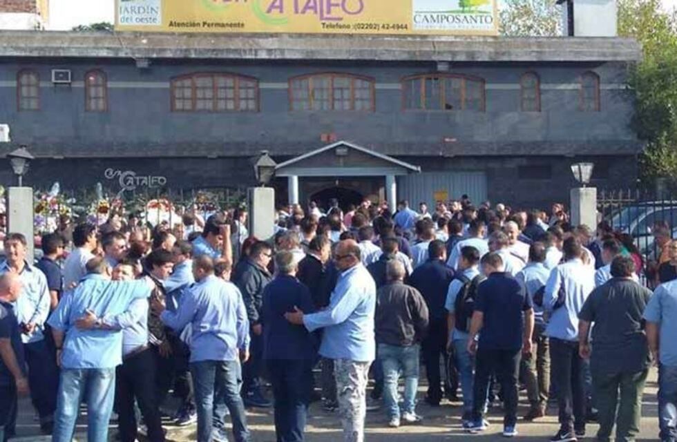 Los colectiveros despidieron a Leandro Alcaraz, su compañero asesinado en Virrey del Pino