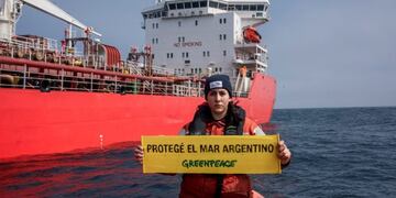 Greenpeace alerta que el Mar Argentino está borde del colapso entre pesqueros y petroleros