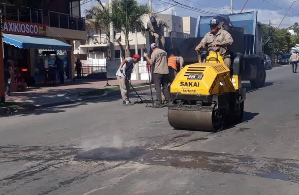 Continúa la obra de bacheo en distintos sectores de la ciudad de Carlos Paz