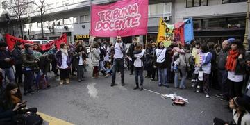 El Gobierno porteño mejoró la oferta salarial para los docentes