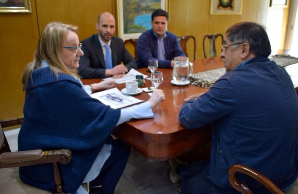 Pico Truncado: reunión del Intendente con la Gobernadora