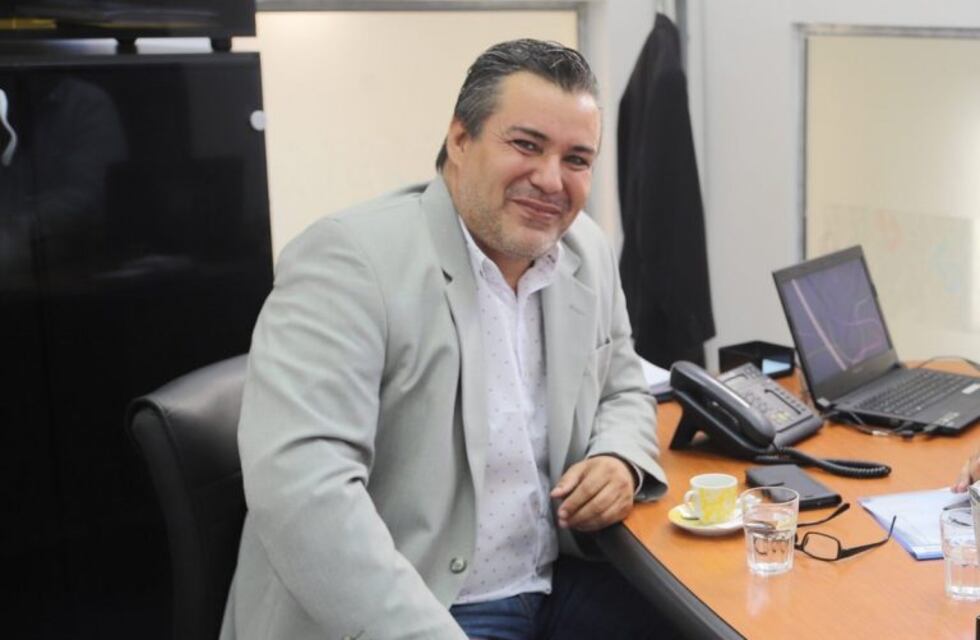 Renunció el diputado Ameri tras protagonizar una escena sexual en plena sesión