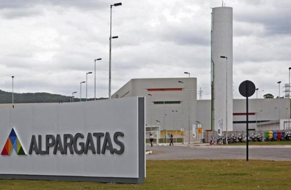 Alpargatas cierra su fábrica en el Chaco: "Un golpe socioeconómico muy fuerte"