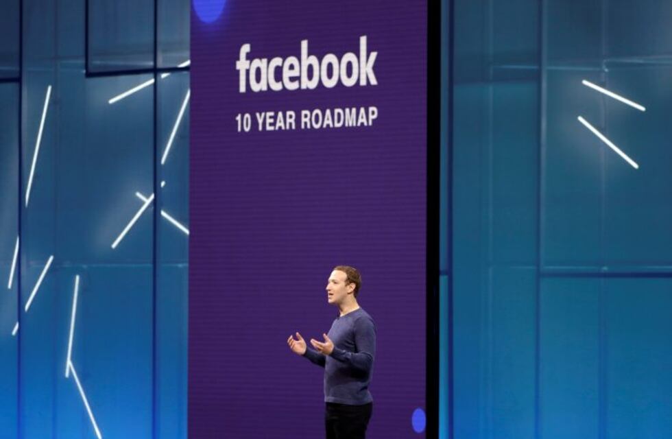 Facebook suspende 200 aplicaciones por uso indebido de datos