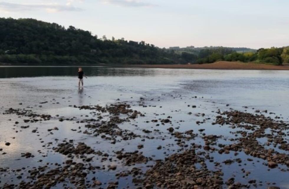 Por la bajante del río Uruguay, prohibirán la pesca