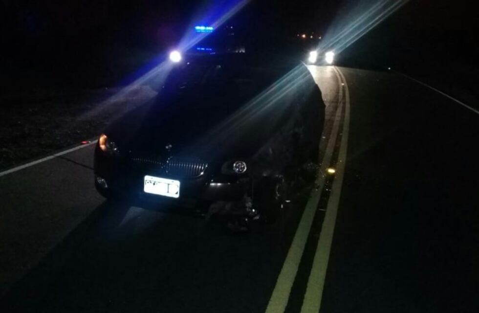 Roce de dos vehículos en el camino de Altas Cumbres