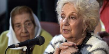 Abuelas de Plaza de Mayo