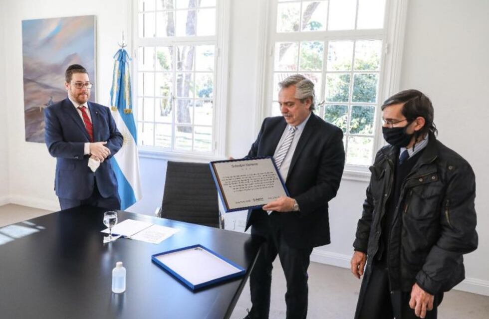 Alberto Fernández se reunió con el padre de la víctima más joven del atentado a la AMIA