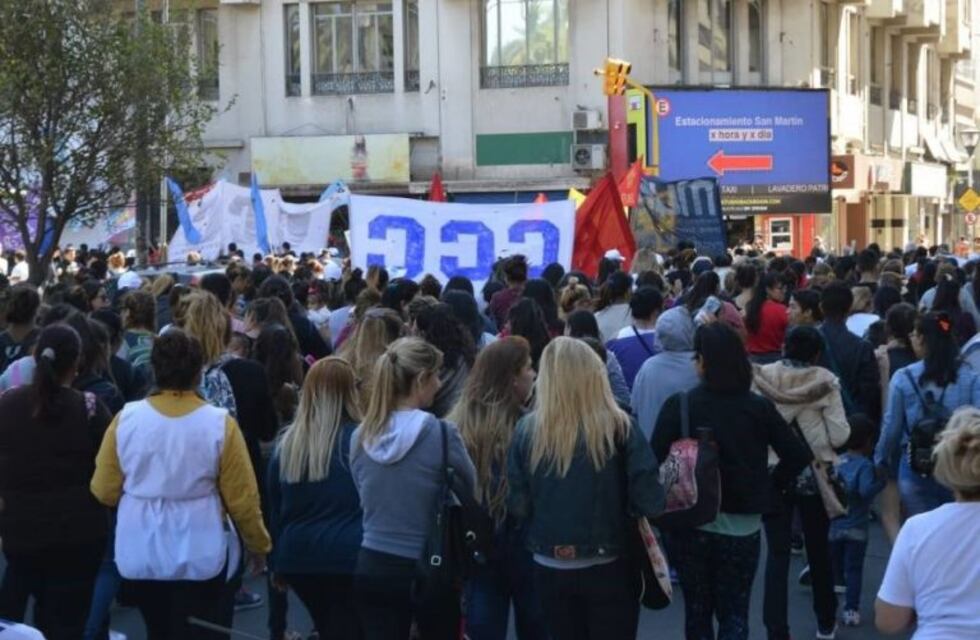 Una nueva manifestación en contra de los tarifazos en el centro bahiense