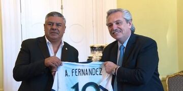 Alberto Fernández recibió a Tapia para hablar sobre la organización de la Copa América 2020\u002E (Twitter)