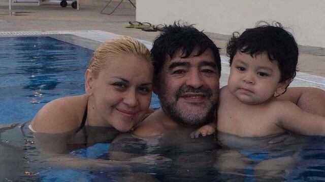 Verónica Ojeda, Diego Maradona y Dieguito Fernando (Foto: web)