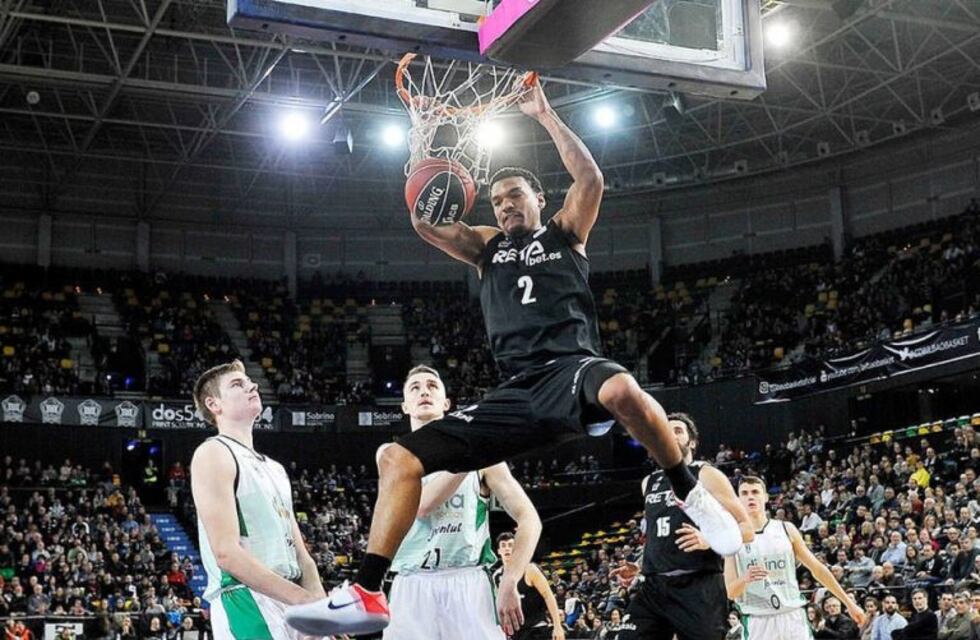 Peñarol de Mar del Plata incorporó al pivote estadounidense Devin Thomas