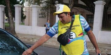 Tarjeteros piden incremento del estacionamiento medido\u002E