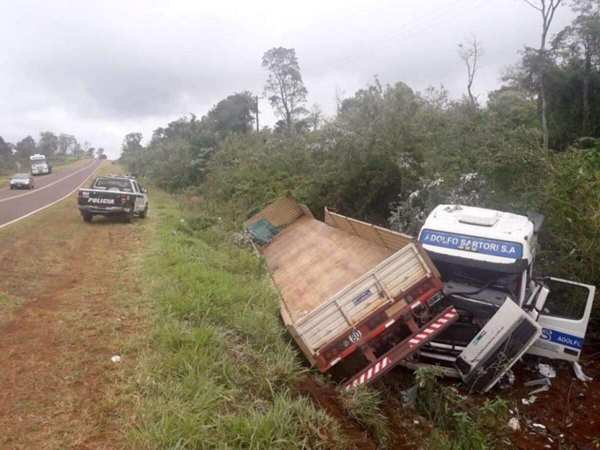 Un camión despistó en Pozo Azul