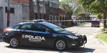 La Policía encontró el cuerpo sin vida y confirmó que la víctima había recibido varios disparos. (Archivo)