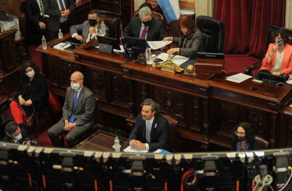 En fotos: así fue la visita de Santiago Cafiero al Senado