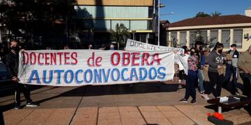 Docentes autoconvocados realizaron un bocinazo en Oberá