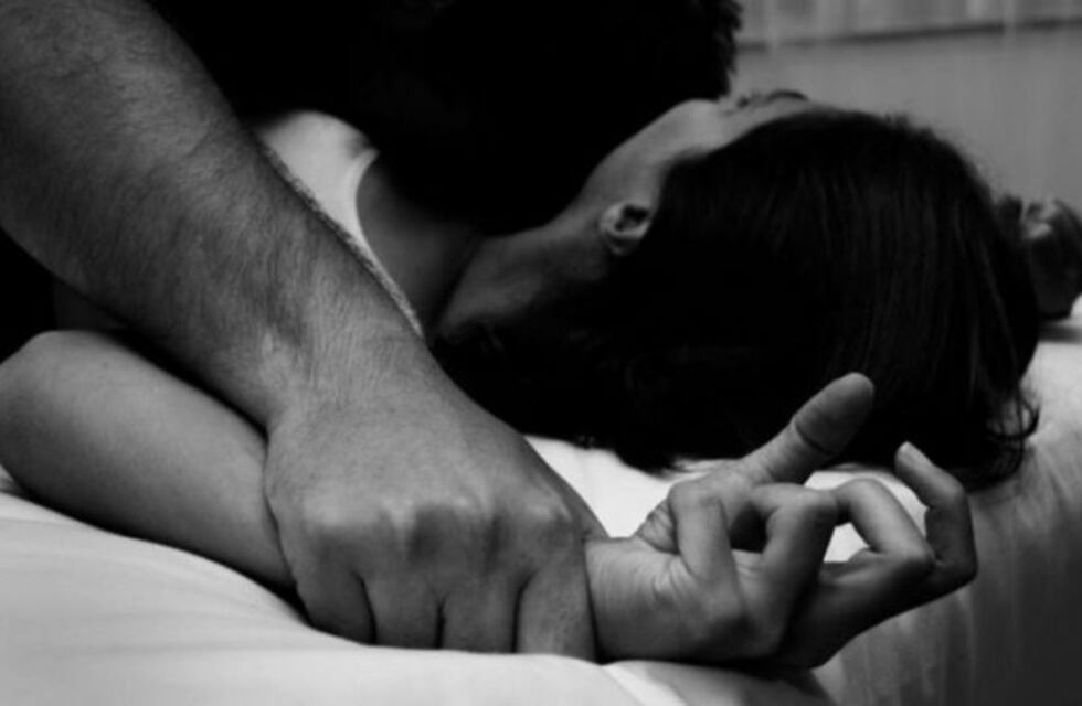 Una mujer denunció haber sido violada y asaltada en su casa de Puerto Iguazú