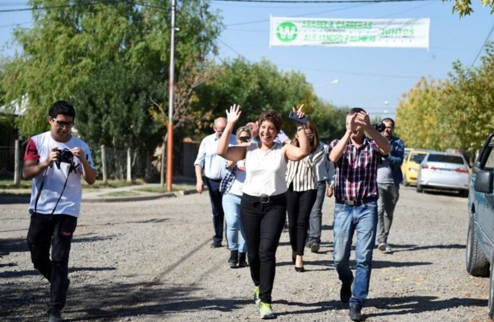 En Río Negro "no está en discusión lo nacional", dice Arabela Carreras