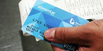Pese a que los montos se depositaron a sus beneficiarios la tarjeta no fue distribuida, ahora ya organizan su reparto\u002E