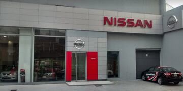 Los empleados de Senta fueron sorprendidos a primera hora dentro del local\u002E (Nissan Senta)