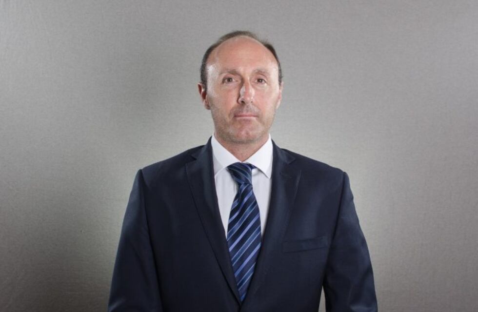 Un juez autorizó a un chico trans de 16 años a quitarse las mamas