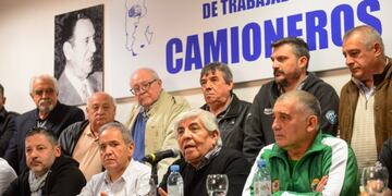 La cúpula de la CGT, con su líder Hugo Moyano a la cabeza, analizó el quinto paro general contra el Gobierno de Mauricio Macri\u002E Foto: Federico López Claro