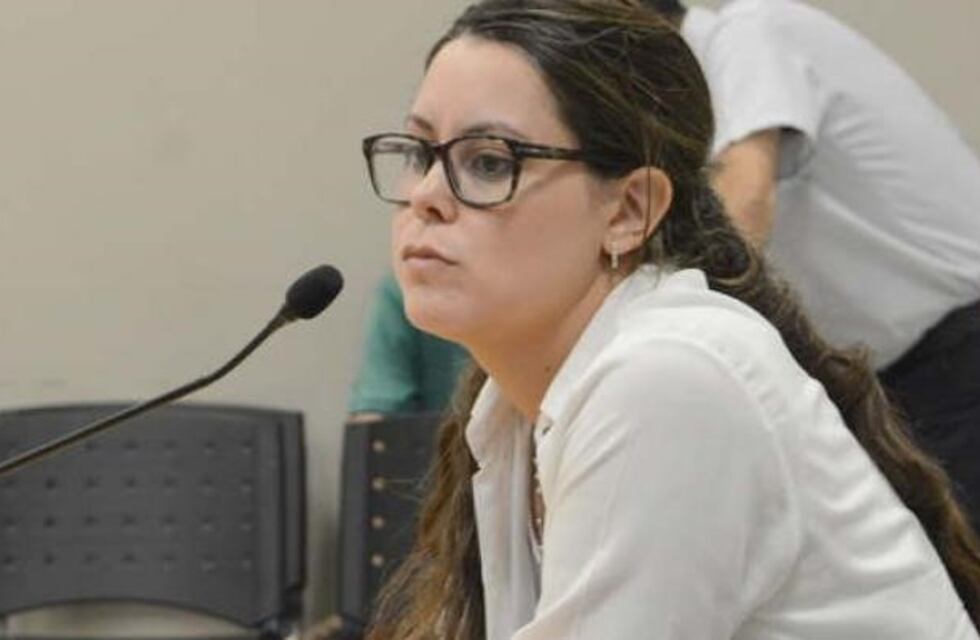 Su exmarido la viola desde 4 años delante de su hija