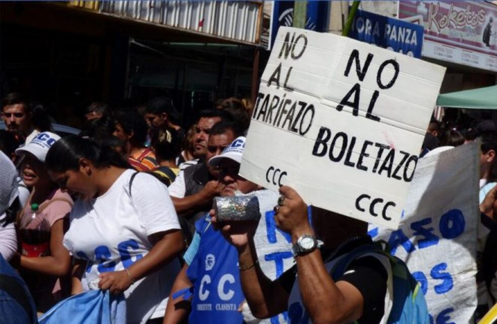 Protestas y cortes en diversas localidades por tarifas y sueldos