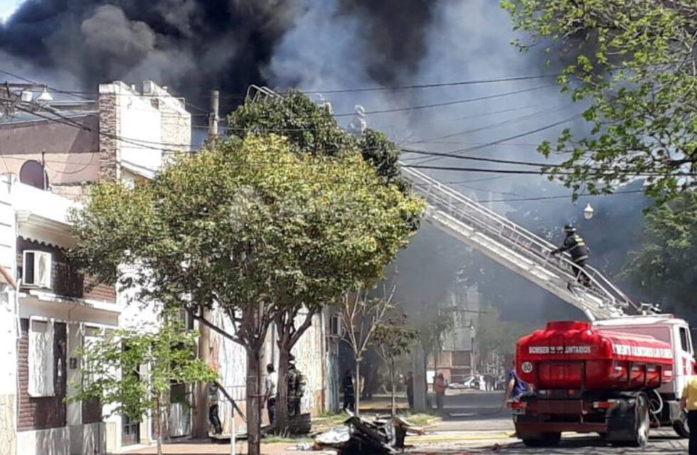 Aseguran que el depósito incendiado de la provincia "no tenía habilitación municipal"
