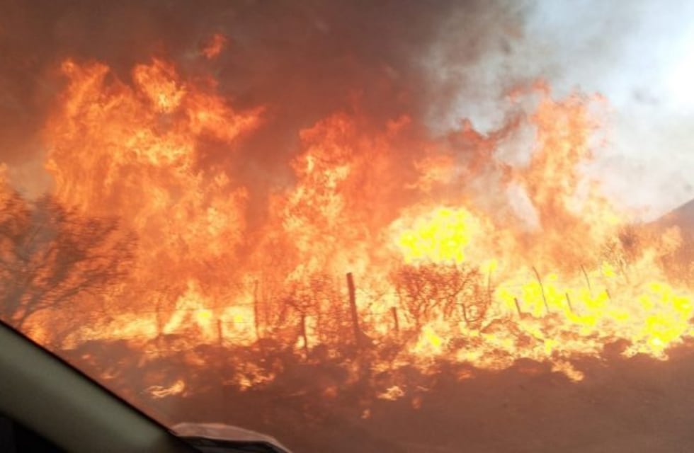 Ambul: el incendio avanza y hay familias evacuadas