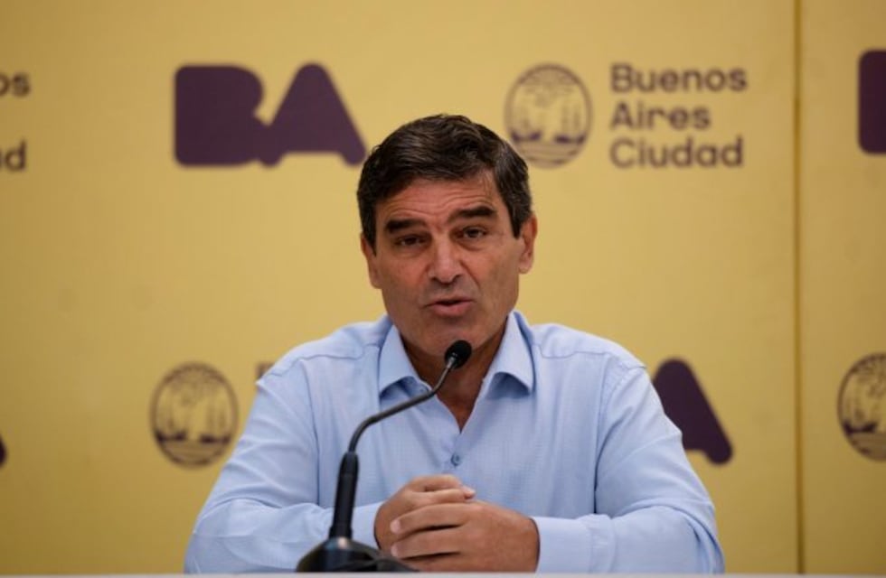 Fernán Quirós pidió disculpas y afirmó que “de ninguna manera” pensó en renunciar