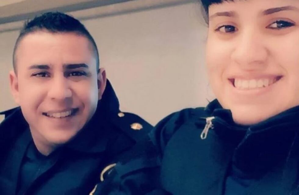 El audio de la policía que lucha por su vida: "Me tiraron un tiro, me muero"