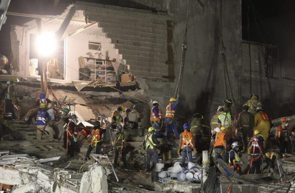 Llegan a 337 los muertos por el terremoto del 19 de septiembre en México