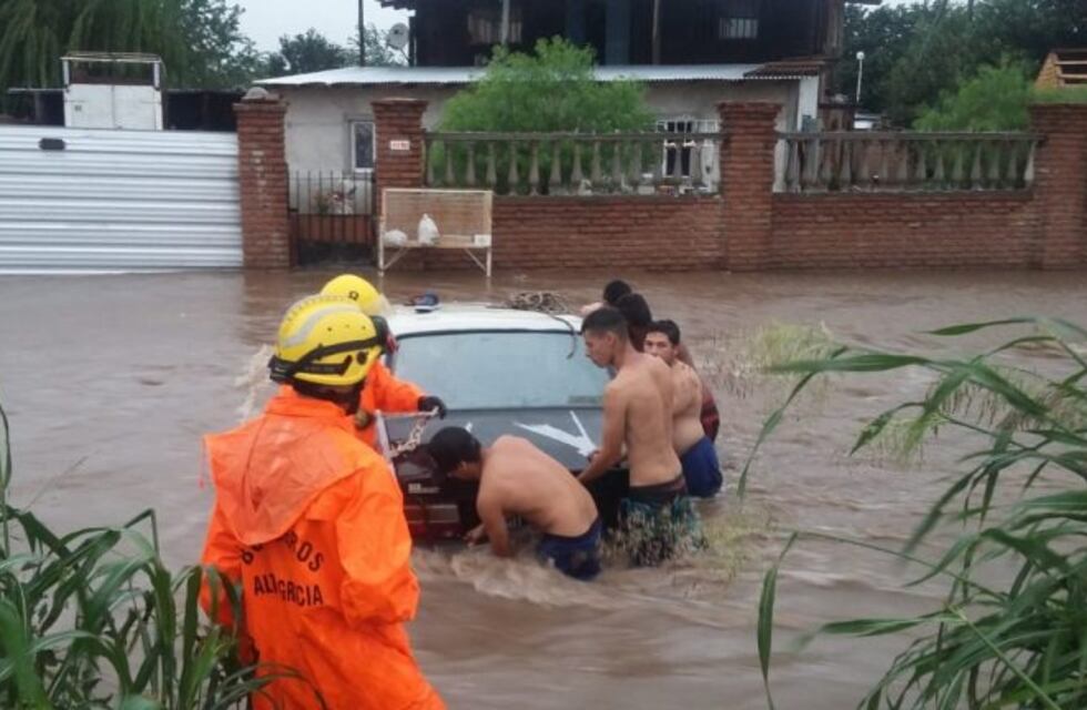 Temporal: viviendas y comercios se llenaron de agua