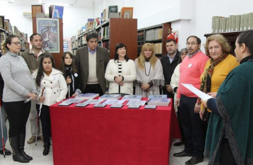 La Biblioteca Legislativa recibió material bibliográfico para personas no videntes